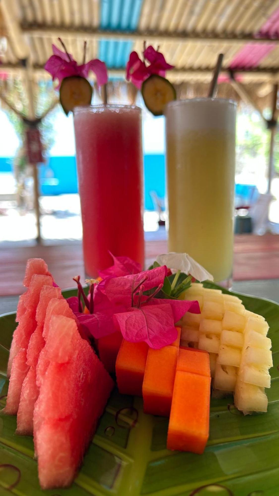Hotel Meno Charm Gili Meno Exterior foto